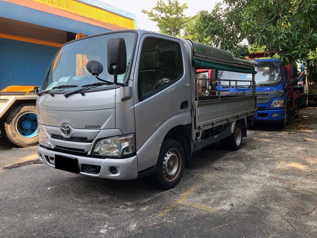 Toyota Dyna 150 5MT