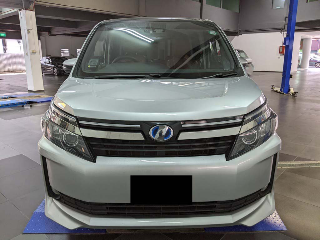 Toyota Voxy Hybrid 1.8v Cvt (Hybrid)