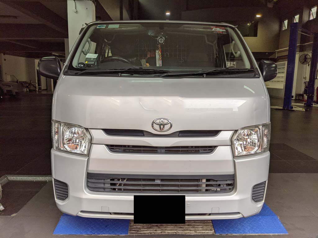 Toyota Hiace Van Turbo 5dr Mt