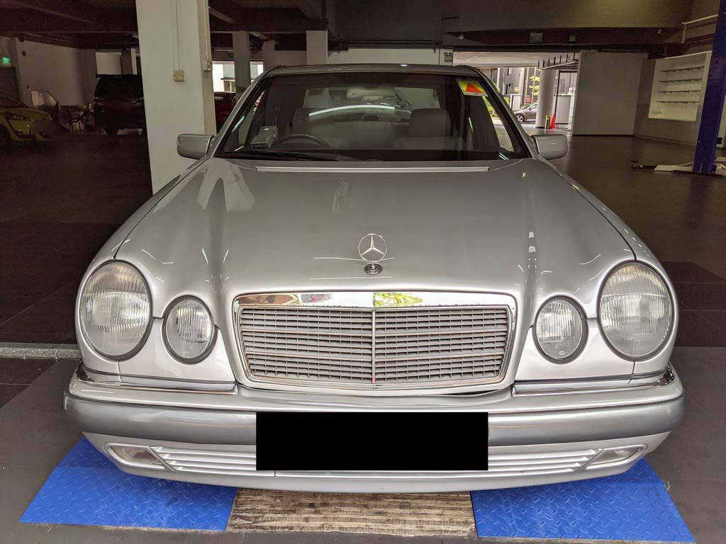 Mercedes Benz E200 AT (COE Till 04/2026)