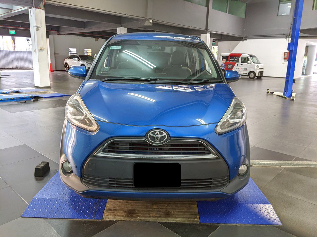 Toyota Sienta 1.5g A