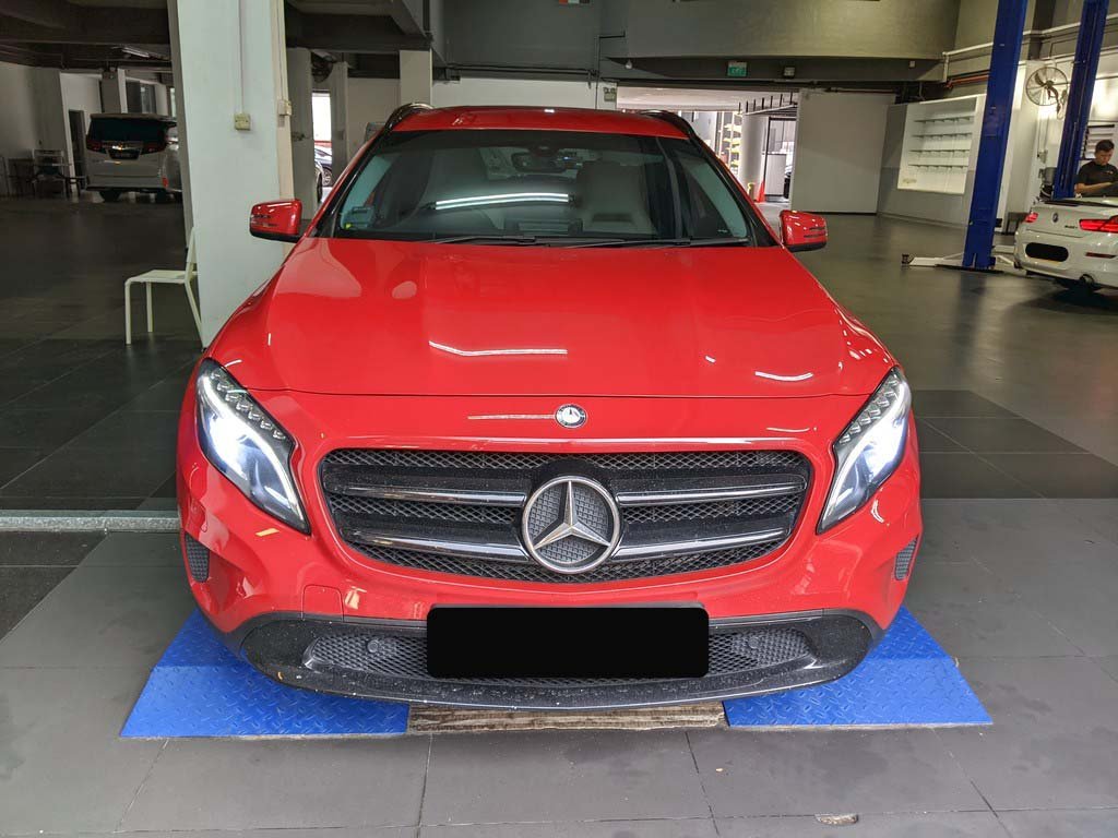 Mercedes Benz GLA180 (R18 Bi)