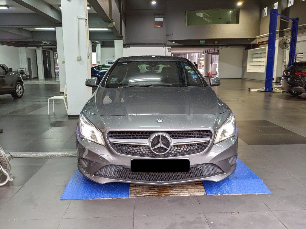 Mercedes Benz Cla180 (r18 Bi)