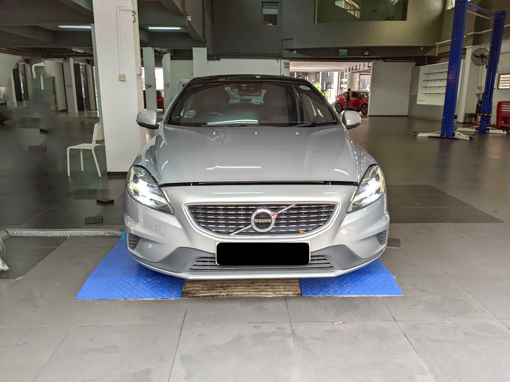 Volvo V40 T2 R Design (a) Sr