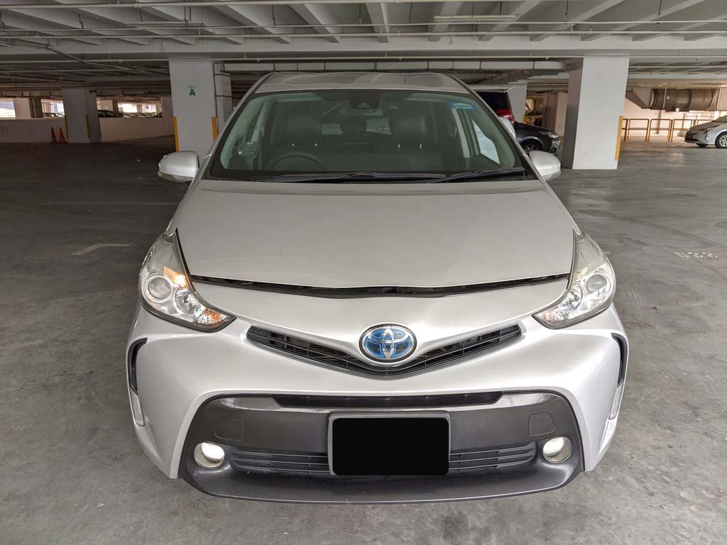 Toyota Prius Alpha 1.8S CVT (Hybrid)