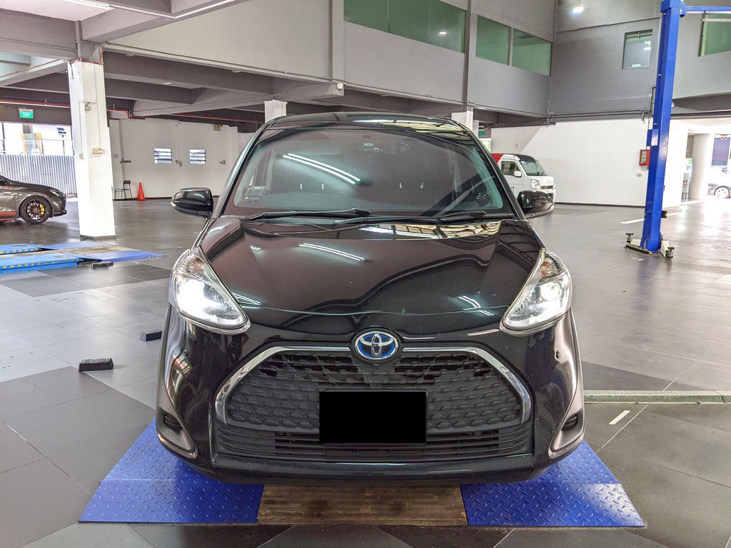 Toyota Sienta 1.5x Cvt (Hybrid)