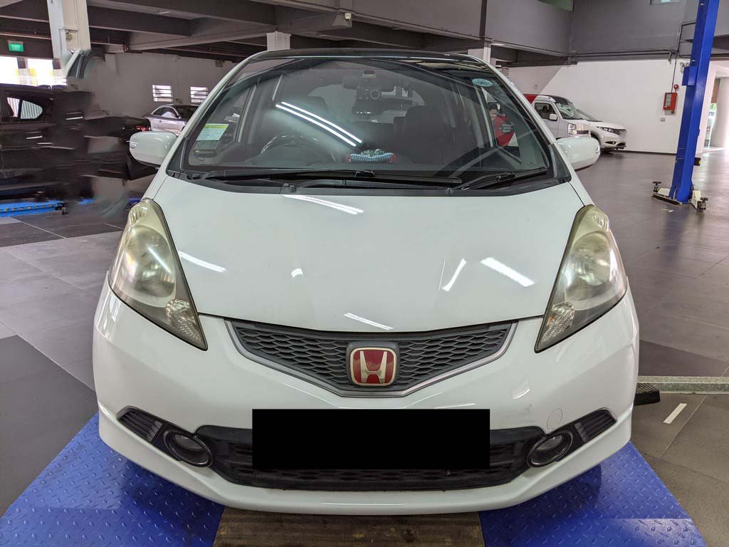 Honda Jazz 1.3L A (COE Till 01/2029)