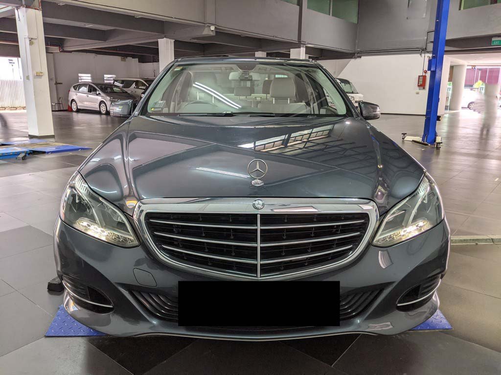 Mercedes Benz E200 Sedan (R17)