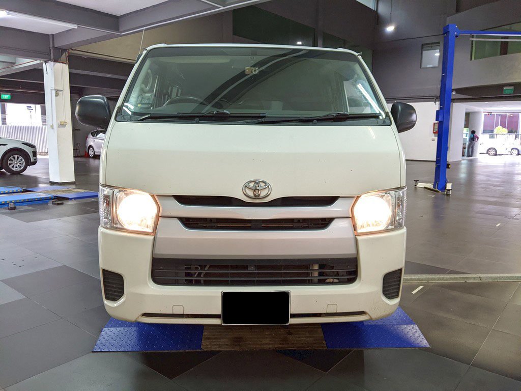 Toyota Hiace Van Turbo 4dr At