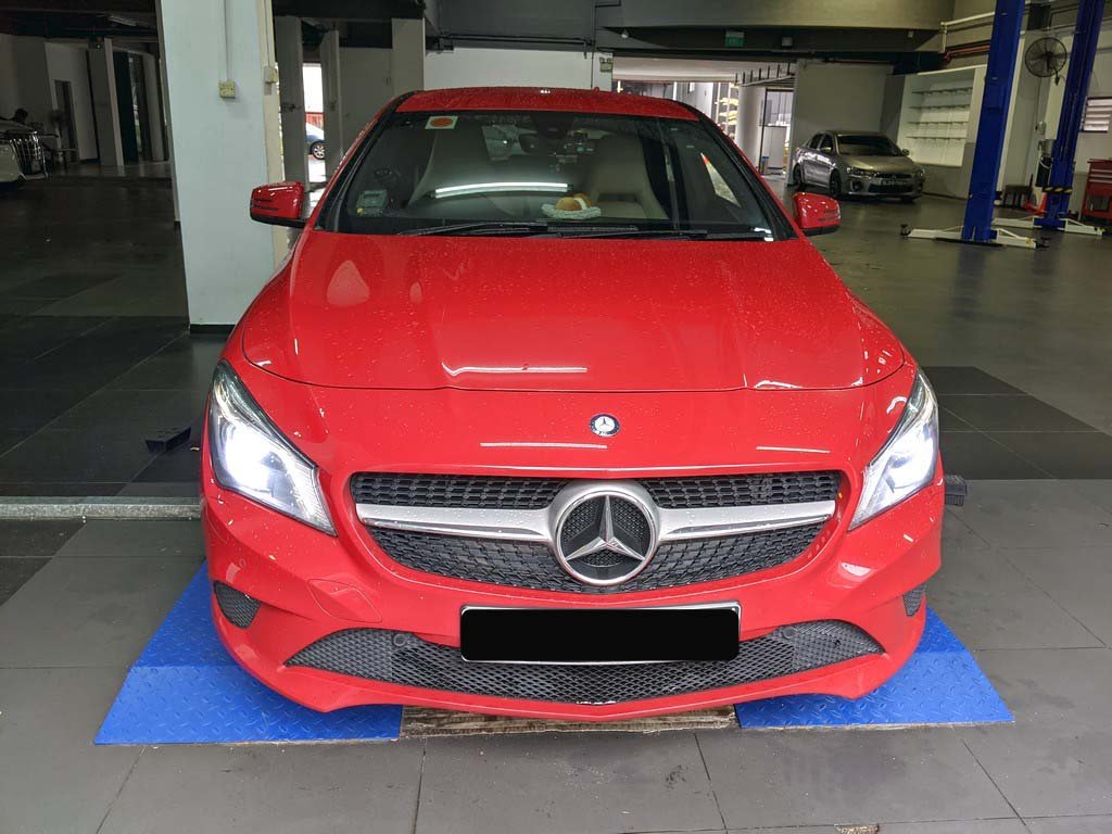 Mercedes Benz CLA180 (R18 BI)