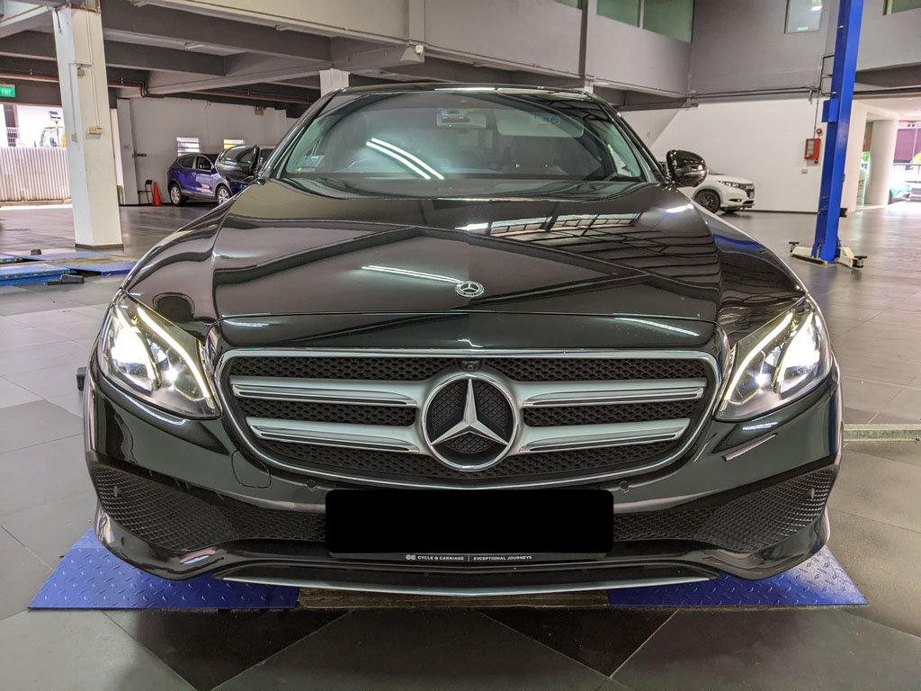 Mercedes Benz E200 Sedan Avg (r18 Led)