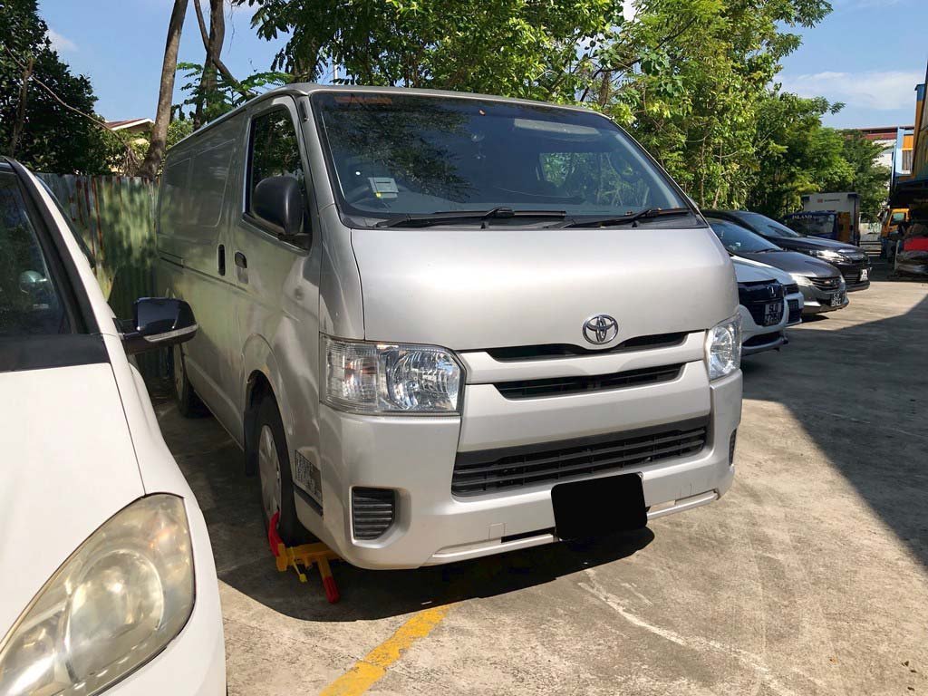 Toyota Hiace Van Turbo 5dr Mt