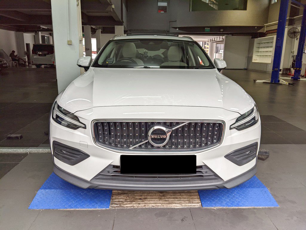 Volvo V60cc B5 Pro (Hybrid)