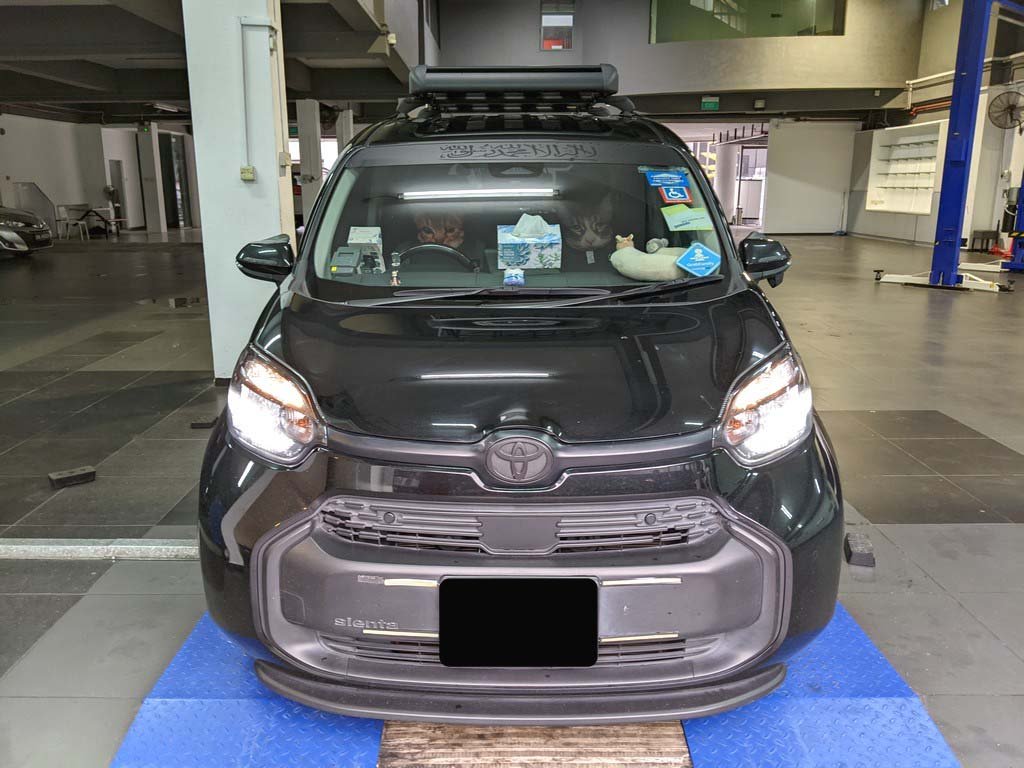 Toyota Sienta 1.5G CVT (Hybrid)