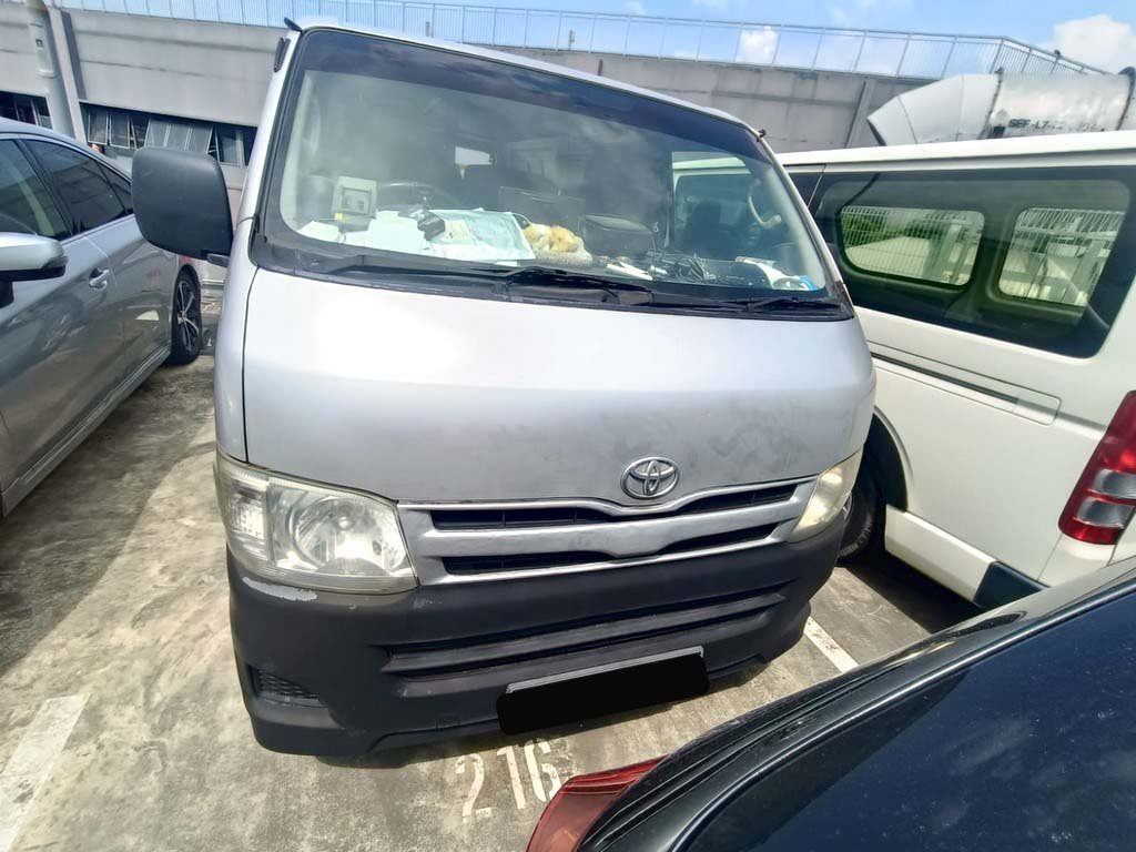 Toyota Hiace Manual (COE Till 03/2026)