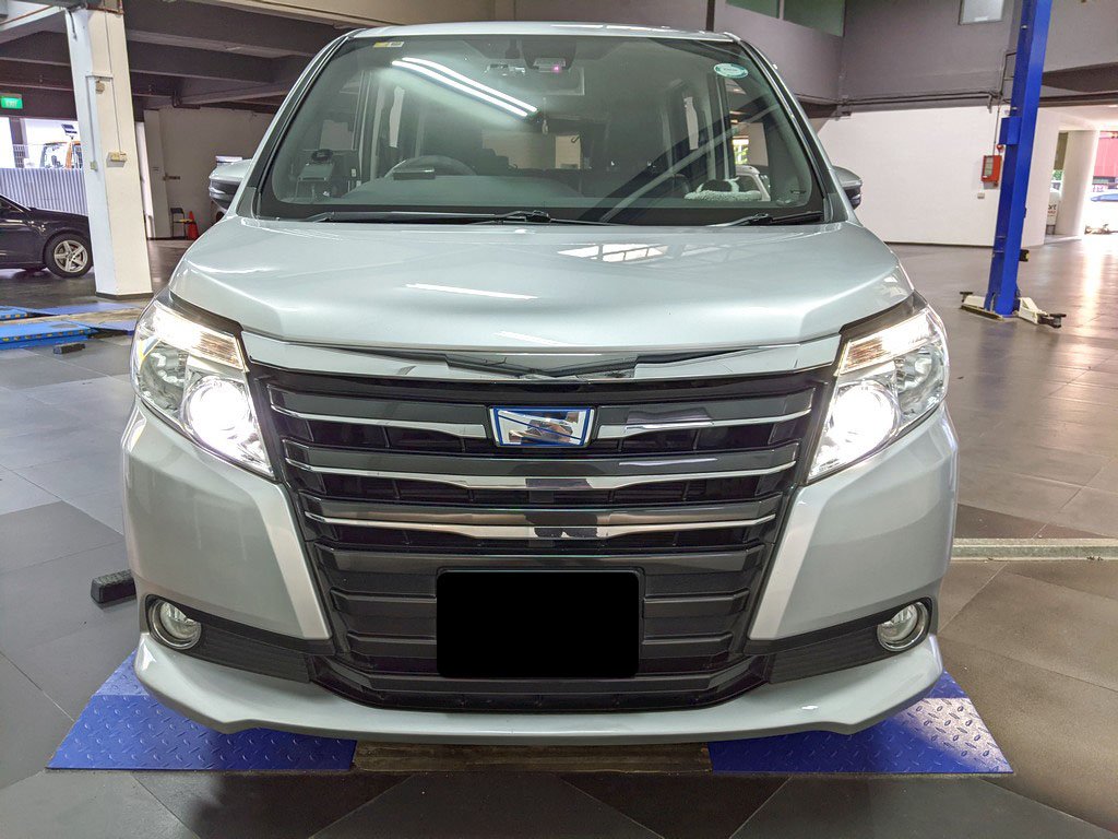 Toyota Noah 1.8g Cvt (Hybrid)