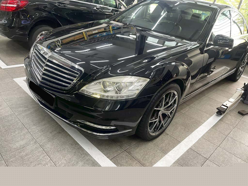 Mercedes Benz S300l (COE Till 07/2030)