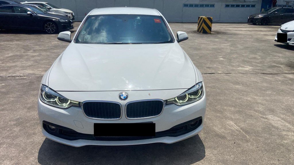 BMW 318i Sedan Led