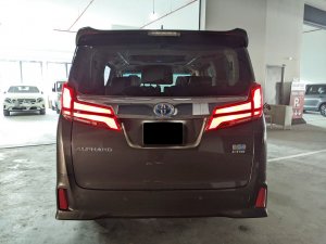 Toyota Alphard 2.5sr C Cvt (Hybrid)