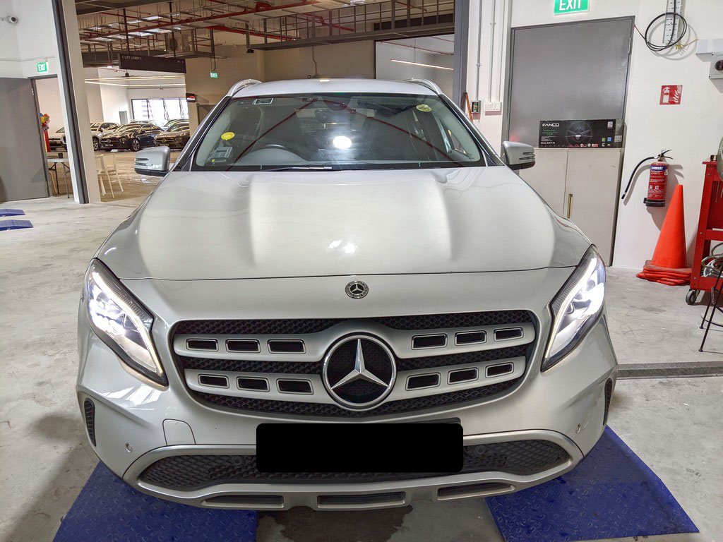 Mercedes Benz Gla180 Urban (r18 Led)