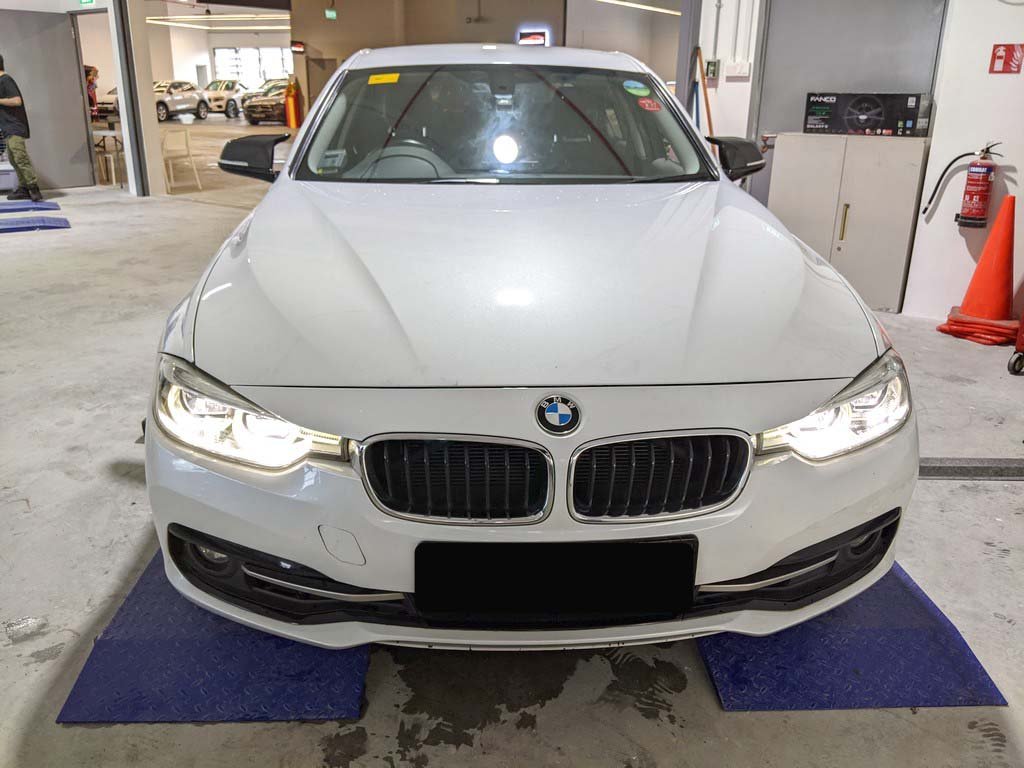 BMW 318I Sedan Led Nav