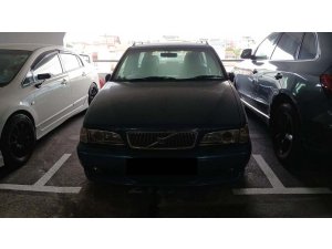 Volvo V70 2.0 Auto (COE Till 11/2027)