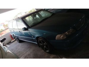 Volvo V70 2.0 Auto (COE Till 11/2027)