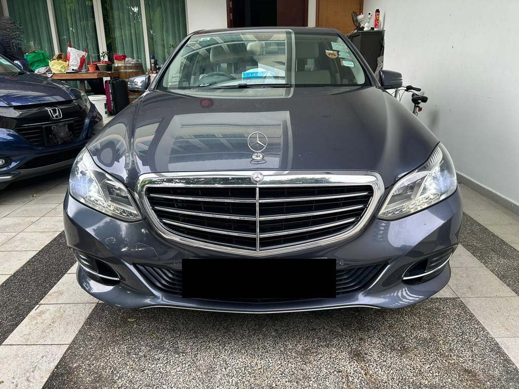 Mercedes Benz E200 Sedan (R17)