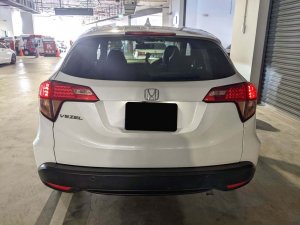 Honda Vezel 1.5X CVT Abs D/airbag 2wd