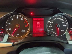 Audi A4 1.8 Tfsi Mu (COE Till 06/2031)