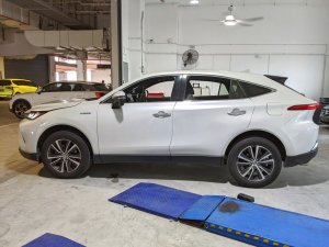 Toyota Harrier Suv (at) (2wd) Premium (Hybrid)