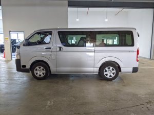 Toyota Hiace Dx 2.0 Auto