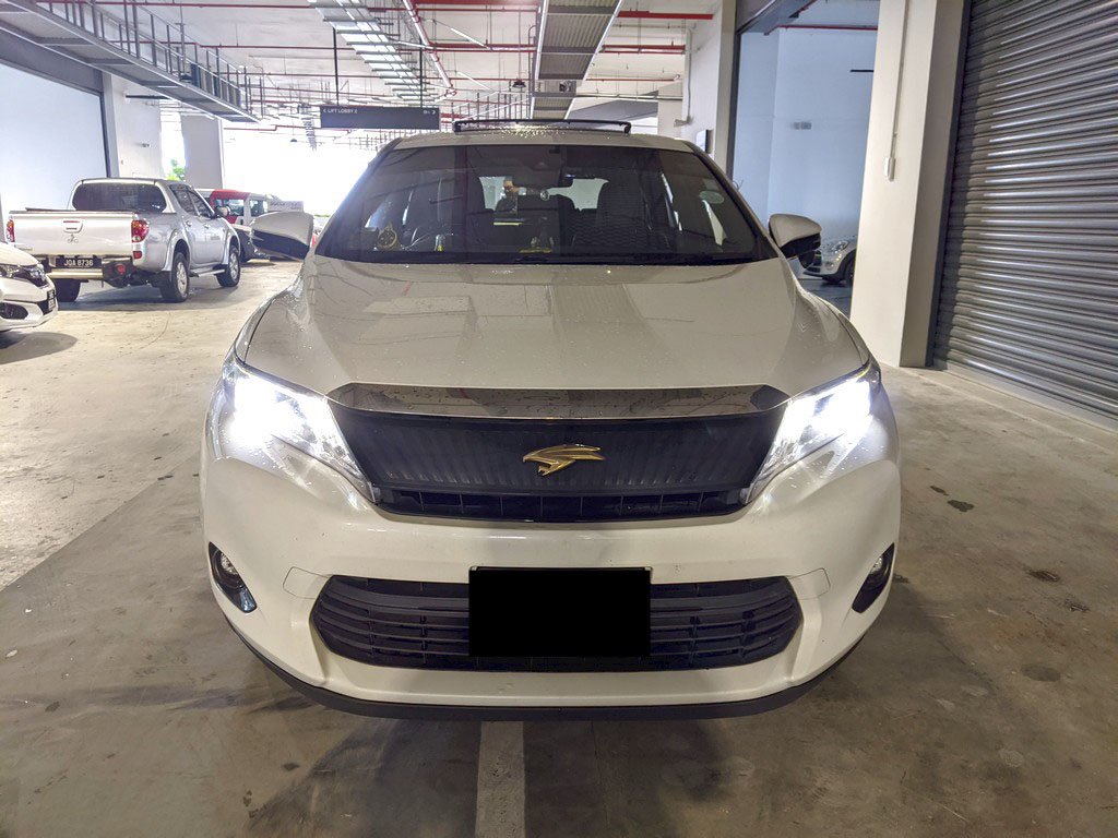 Toyota Harrier Premium 2.0 A