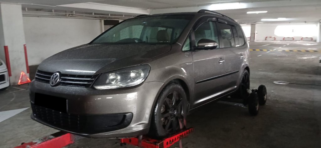 Volkswagen Touran 1.4L AT Tsi 1t32b4 (COE Till 12/2030)