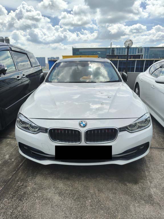BMW 318I Sedan Led Nav