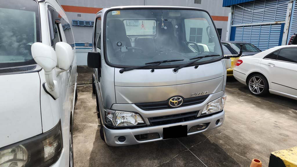 Toyota Dyna 150 5MT