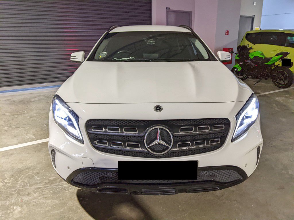 Mercedes Benz Gla180 Urban (r18 Led)