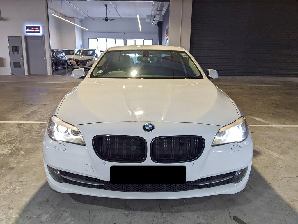 BMW 520i 2.0l At D/ab 2wd 4dr Gas/d Nav (COE Till 09/2031)