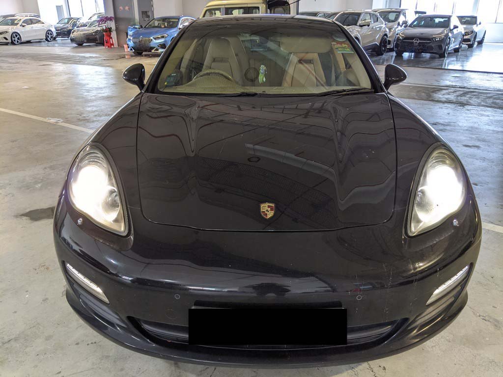 Porsche Panamera (COE Till 12/2030)