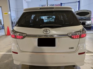 Toyota Wish 1.8 CVT