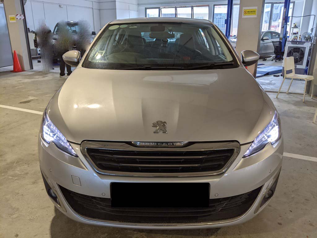 Peugeot 308 5DR Allure Puretech 1.2 A/T 2wd