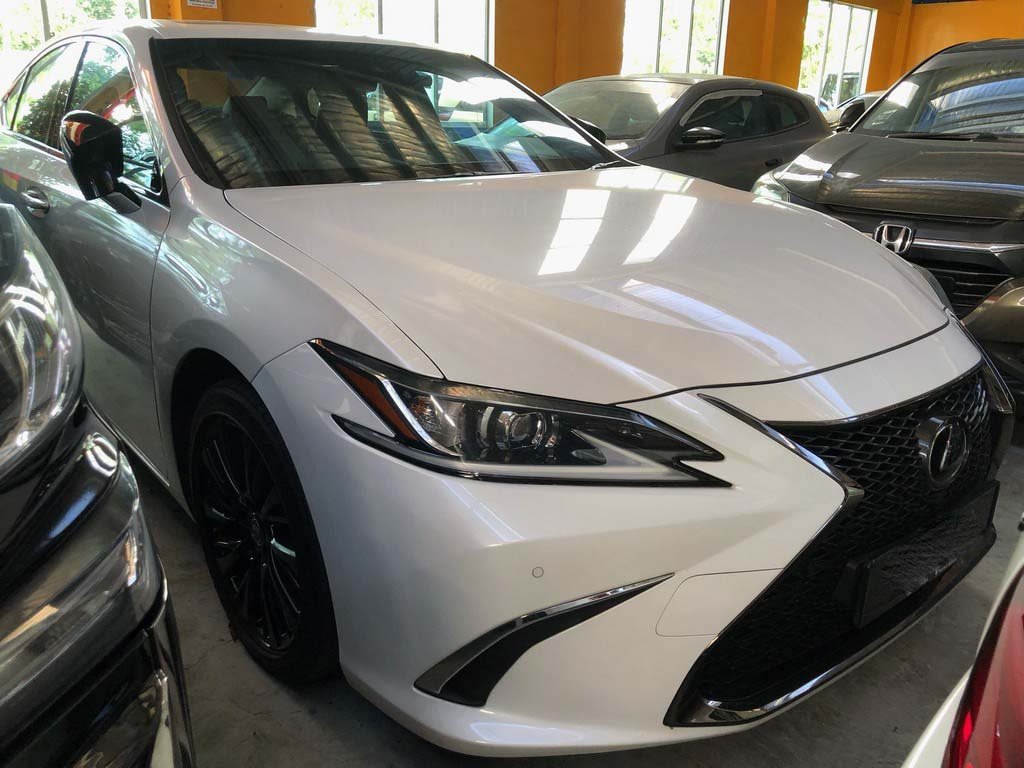 Lexus ES300h 4DR Sedan Executive (Hybrid)