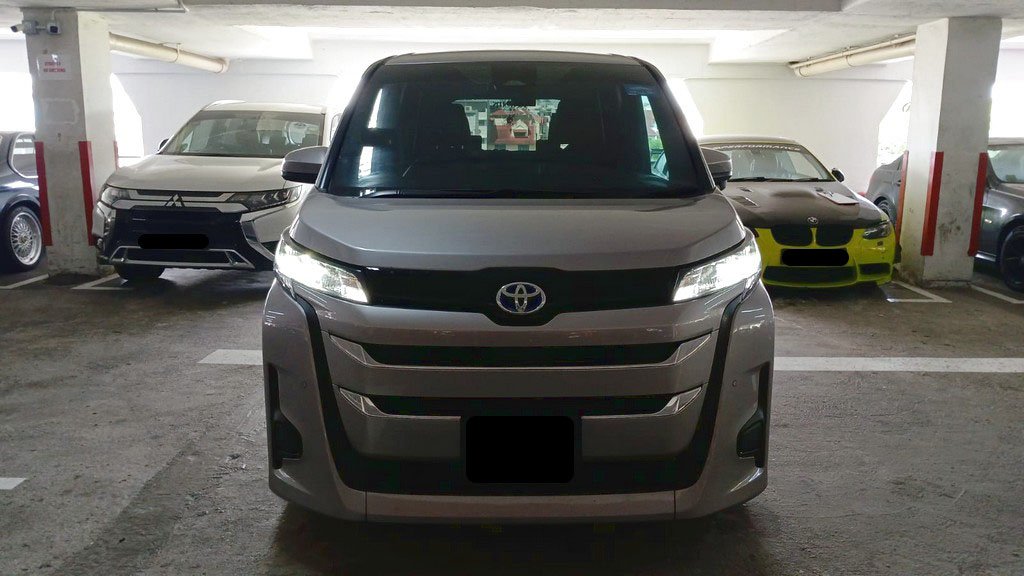 Toyota Noah 1.8x Cvt (Hybrid)