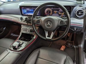 Mercedes Benz E200 Avg (R18 Led)