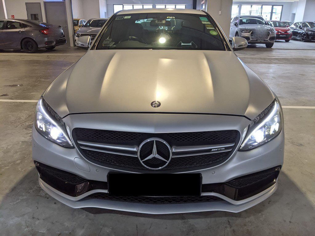 Mercedes Benz C63 Amg S (r19 Led)