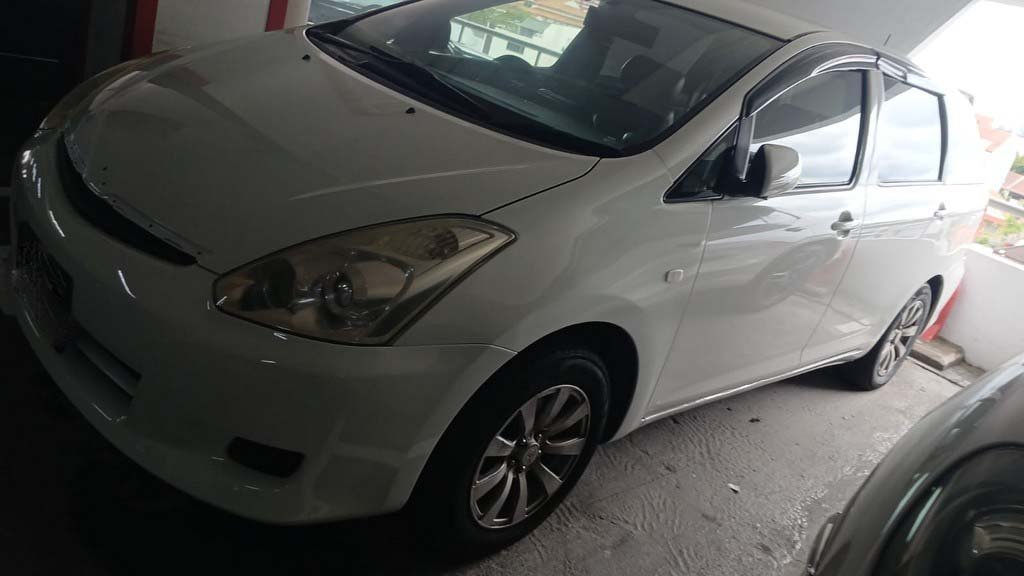 Toyota Wish 1.8X A (COE Till 10/2028)