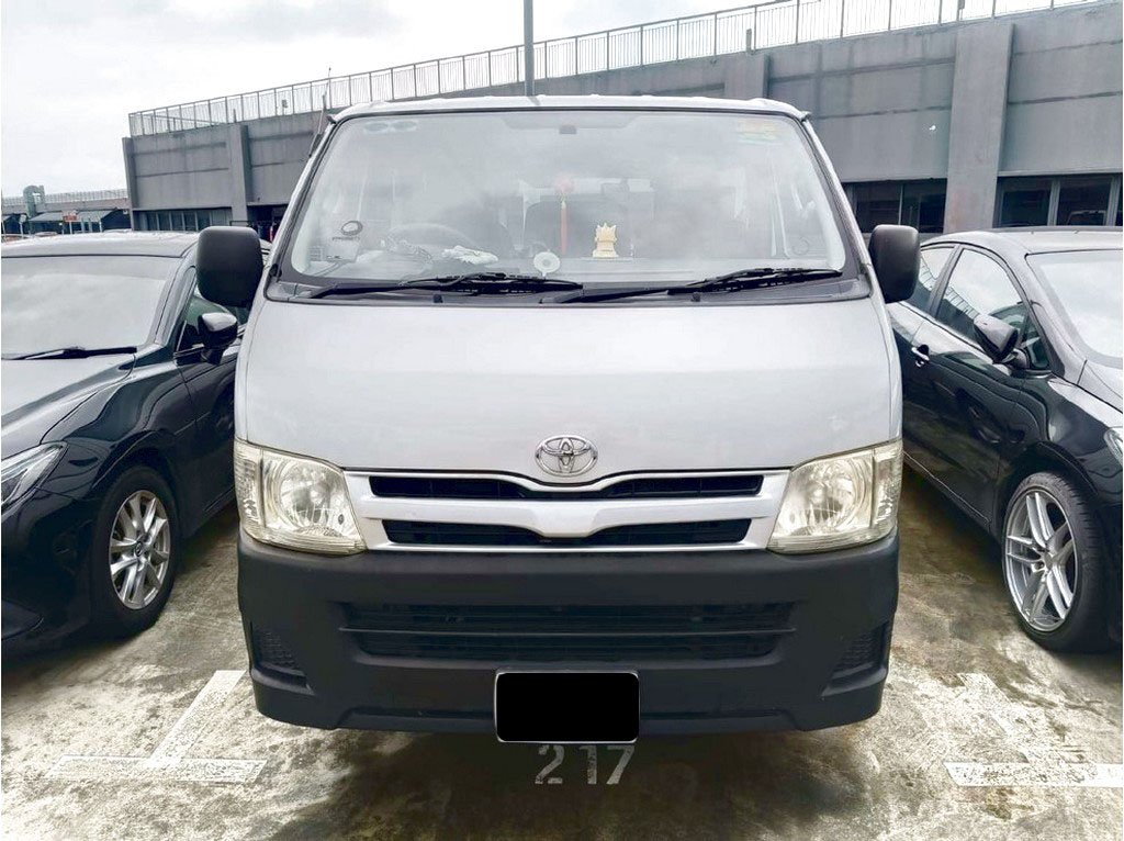 Toyota Hiace Manual (COE Till 07/2028)