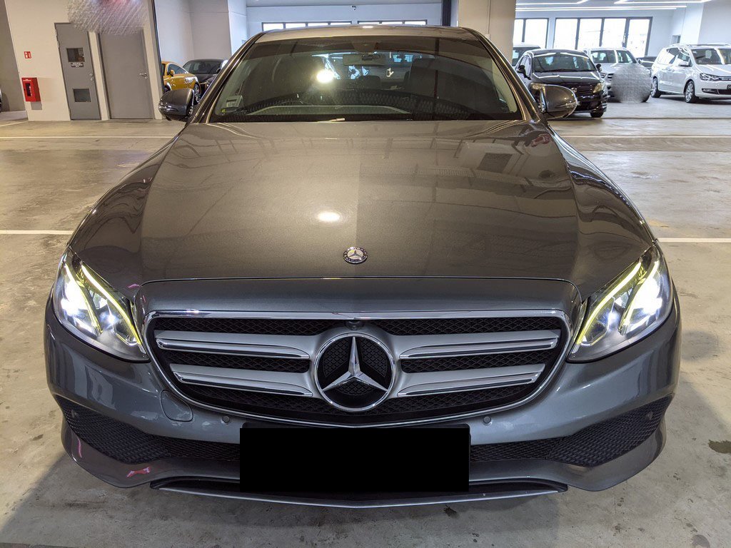 Mercedes Benz E200 Avg (r18 Led)