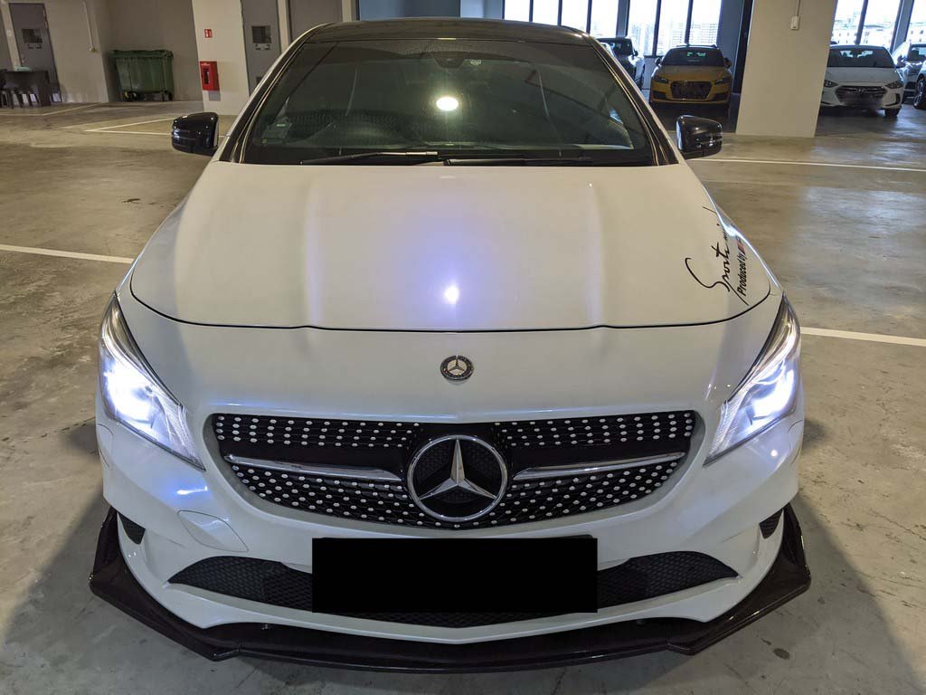 Mercedes Benz CLA180 (R18 BI)
