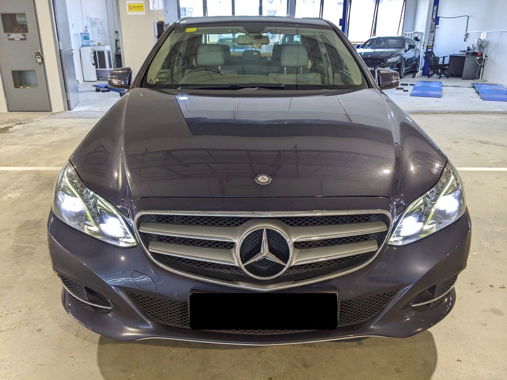 Mercedes Benz E250 Sedan (r18)
